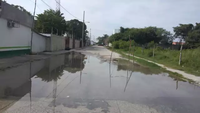 La fuga se ha reportado ante las autoridades que sólo dicen que pronto lo arreglarán, pero lleva así tres meses