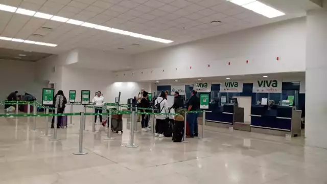El aeropuerto de Mérida instaló una vitrina para exhibir los objetos prohibidos