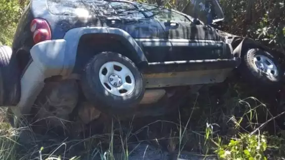 La camioneta tiene placas de Quintana Roo y se desconoce el paradero de sus tripulantes La camioneta tiene placas de Quintana Roo y se desconoce el paradero de sus tripulantes