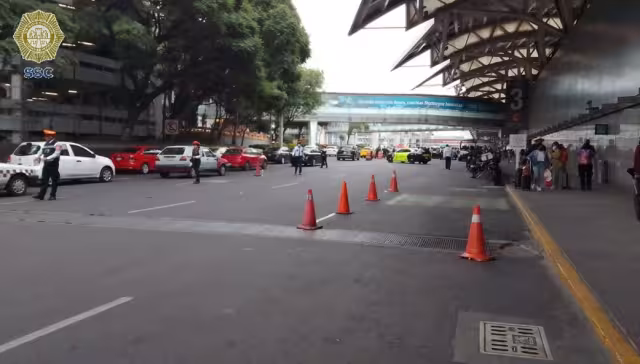 Extrabajadores de Mexicana de Aviación levantan bloqueo en AICM