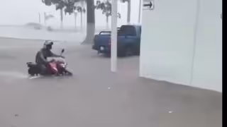 Fuertes lluvias inundan avenidas de Campeche y activan alerta preventiva