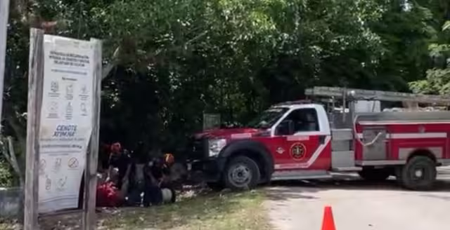 Habitantes de Tixhualactún, al acudir al lugar, observan a una persona que flotaba inerte en el agua