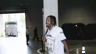 Tariq Woolen, estrella  de los Seahawks presume playera de Pumas 