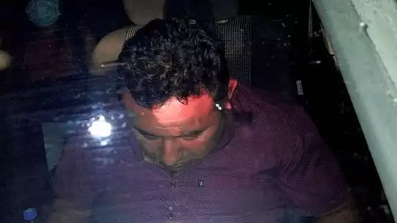 El ebrio intentó huir por calles del municipio, pero fue retenido por policías municipales El ebrio intentó huir por calles del municipio, pero fue retenido por policías municipales
