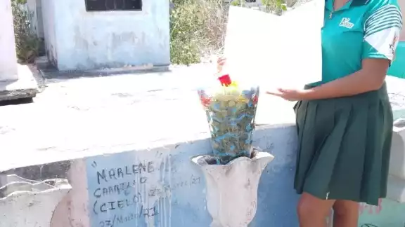 Arlen también agradeció a su papá quien estuvo con ella en todo momento. Arlen también agradeció a su papá quien estuvo con ella en todo momento.