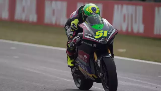 El motociclista brasileño, Eric Granado, bailó sobre las ruedas de su moto, el trend de Despechá de Rosalía