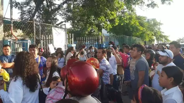 El Director fue dado de baja tras la protesta de padres de familia
