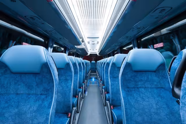 Se plantea que la mejor opción para evitar mayores lesiones es estar sentado correctamente y usando el cinturón de seguridad. 