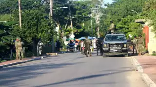Guardia Nacional y FGE catean la casa de una conocida familia de Homún por presunto narcomenudeo