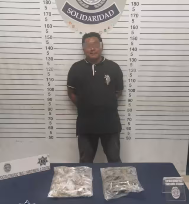 El joven tenía en su poder 24 bolsitas de posible mariguana