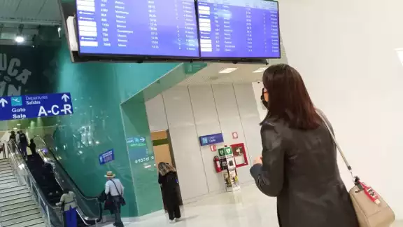 Hasta el momento sólo ha operado el vuelo 821 que despegó a las 06:00 horas Hasta el momento sólo ha operado el vuelo 821 que despegó a las 06:00 horas