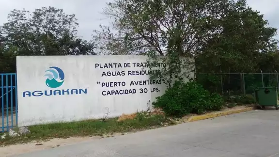 Aguakan acordó habilitar dos pozos para evitar fallas en el suministro en Puerto Aventuras, cosa que vecinos indican que no cumplen