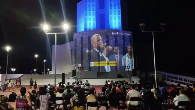 La mega escultura de Chetumal que recién se "estrenó" por así decirlo el pasado 10 de septiembre, continúa siendo cede de diversas actividades, con bastantes visitas de Chetumaleños