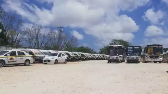 Las unidades se quedaron en el encierro de Maya Caribe Las unidades se quedaron en el encierro de Maya Caribe
