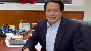 Con gritos y pancartas despidieron a Mario Delgado, presidente nacional de Morena, en su visita a Aguascalientes, los propios simpatizantes de su partido