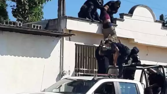 Las autoridades investigan si el sujeto está relacionado con robos similares en esa zona de la ciudad Las autoridades investigan si el sujeto está relacionado con robos similares en esa zona de la ciudad