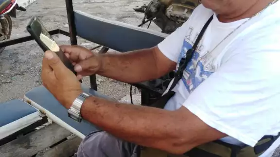 El celular ya no es un lujo y se convirtió en un bien necesario de comunicación El celular ya no es un lujo y se convirtió en un bien necesario de comunicación