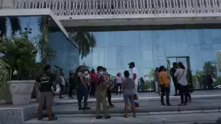 Los protestantes acudieron al Palacio de Gobierno de Campeche (Lucio Blanco)