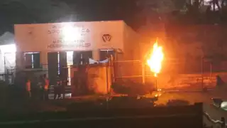 Al menos 100 personas participan en el motín