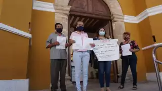 Por falta de pago, protestan trabajadores municipales en Campeche
