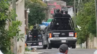 Un fuerte convoy de al menos siete unidades de las dos corporaciones llegaron hasta la calle 22 entre 7 y 9 de la colonia Esperanza