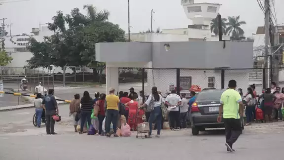 La familia juega un papel importante en el cómo los va a recibir La familia juega un papel importante en el cómo los va a recibir