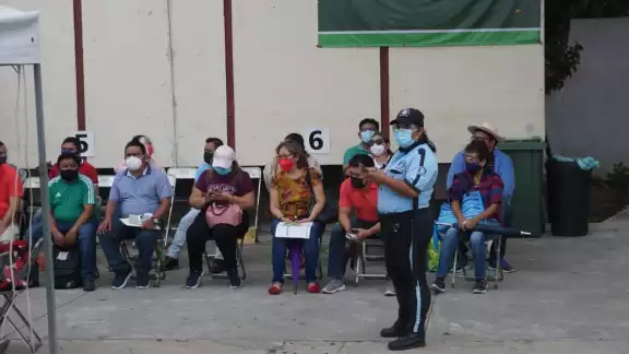 De las personas que acudieron menos del 1% no han podido ser vacunadas por presentar alguna enfermedad De las personas que acudieron menos del 1% no han podido ser vacunadas por presentar alguna enfermedad
