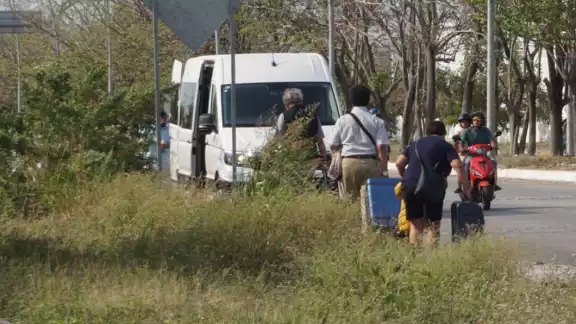Los turistas prefieren salir a la vía pública para ahorrar dinero Los turistas prefieren salir a la vía pública para ahorrar dinero