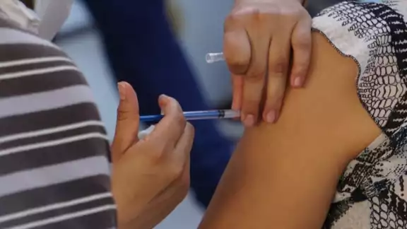 La vacuna que se usará para la tercera dosis anticovid de adultos de 40 a 49 años será de la farmacéutica CanSino