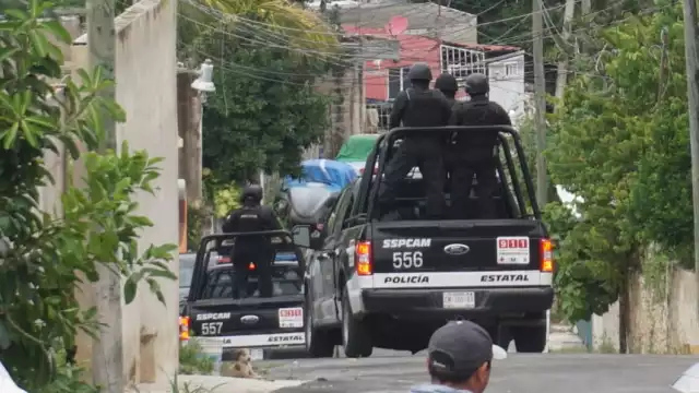 Un fuerte convoy de al menos siete unidades de las dos corporaciones llegaron hasta la calle 22 entre 7 y 9 de la colonia Esperanza