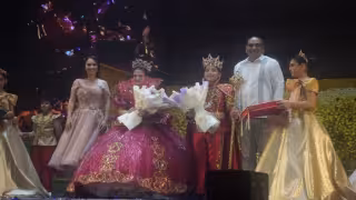 Foro Ah Kim Pech se llena de fiesta: Rebeca y Luis reciben sus coronas del Carnaval Infantil Campeche 2026