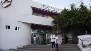 Trasladan al penal de Kobén a 5 detenidos por disturbios del 8M en Campeche; liberan a 9