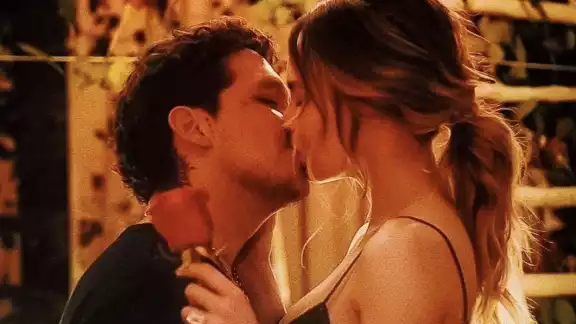 Belinda y Christian Nodal continúan en el festejo del cumpleaños de la cantante, en las instalaciones del parque de diversiones de Disney Belinda y Christian Nodal continúan en el festejo del cumpleaños de la cantante, en las instalaciones del parque de diversiones de Disney