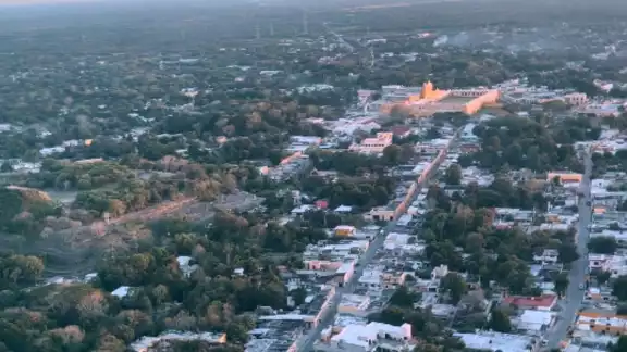 El presidente Andrés Manuel López Obrador pernocta esta noche en Mérida y mañana continúa su recorrido por la obra del Tren Maya El presidente Andrés Manuel López Obrador pernocta esta noche en Mérida y mañana continúa su recorrido por la obra del Tren Maya