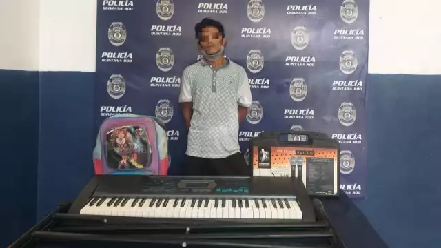 En el interior encontraron las puertas de rotas, herrerías forzadas, gavetas abiertas y varias áreas de la escuela vandalizadas