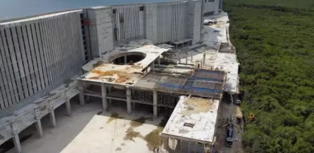 Tío y sobrino trabajaban como tablaroqueros en Cancún; en la imagen, arriba a la izquierda