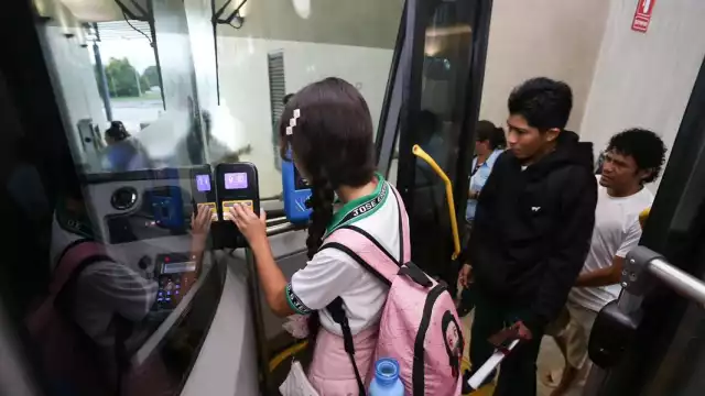 Estudiantes deberán a realizar el cambio de su tarjeta Va y Ven