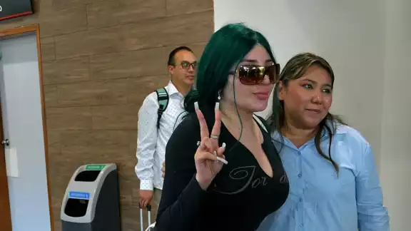 Llegada de Bellakath al Aeropuerto de Campeche