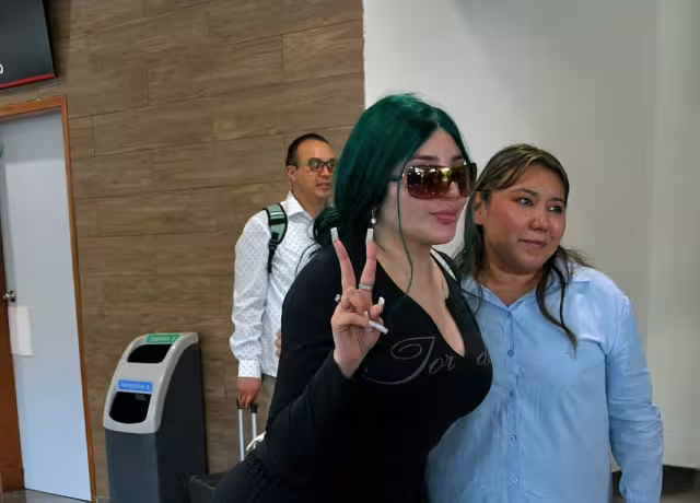 Llegada de Bellakath al Aeropuerto de Campeche