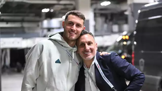 Chaco siempre vio de cerca la carrera de su hijo, desde Cruz Azul y ahora en Europa