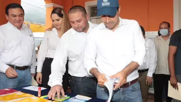 Familiares de Tekantó fueron beneficiadas con el apoyo de útiles escolares para sus hijos