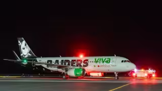 Falla técnica cancela vuelo a Monterrey y deja a 55 pasajeros varados en Cozumel