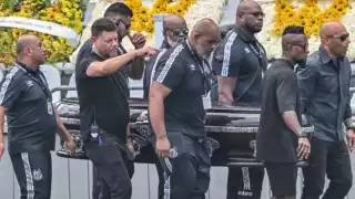 Pelé fue despedido por sus millones de fans