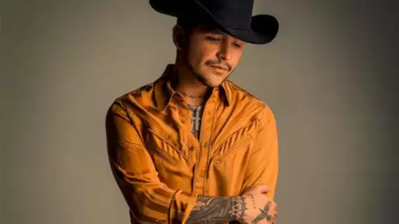 Varias personas utilizaron sus redes sociales para pedir a la Profepa que a Christian Nodal se le aplique la ley y le quiten a la especie