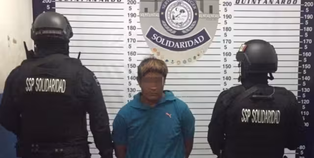 Cuando fue detenido, el sujeto mostró una actitud agresiva contra los policías