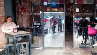 Soloalgunos aficionados se prepararon disfrutar del Súper Tazón