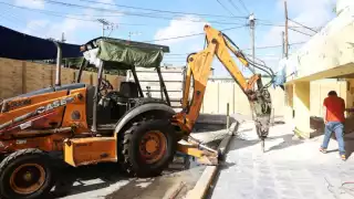Los locatarios fueron reubicados en calles aledañas a la obra