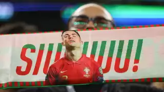 El primer gol parecía ser obra de Cristiano Ronaldo, pero la tecnología se hizo presente y constató que el Bicho no tocó la pelota