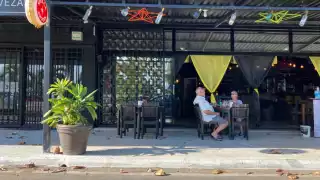 Los restaurantes de Chetumal lucen vacíos previo al inicio del Super Bowl