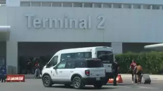 Guardia Nacional 'corre' a transportistas piratas del aeropuerto de Cancún
